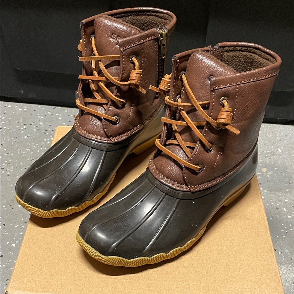 Sperry Brown and Black Kids Duck Boots in Size 4